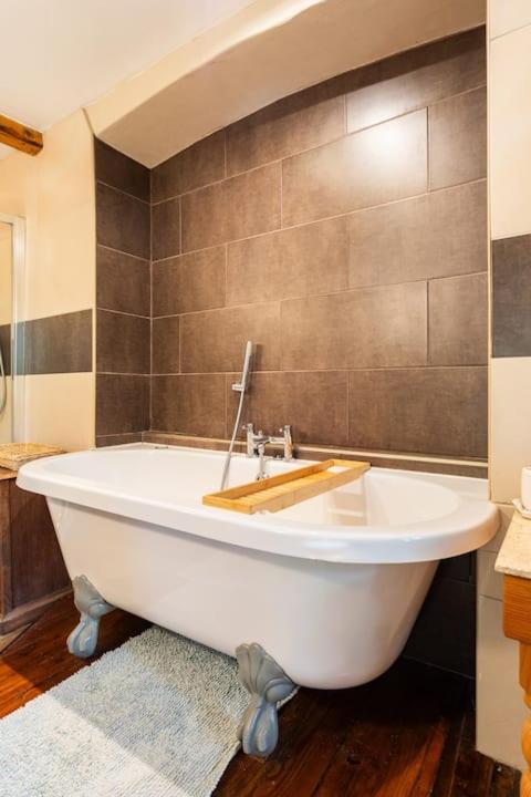 Holiday Home Katric Kamno Экстерьер фото