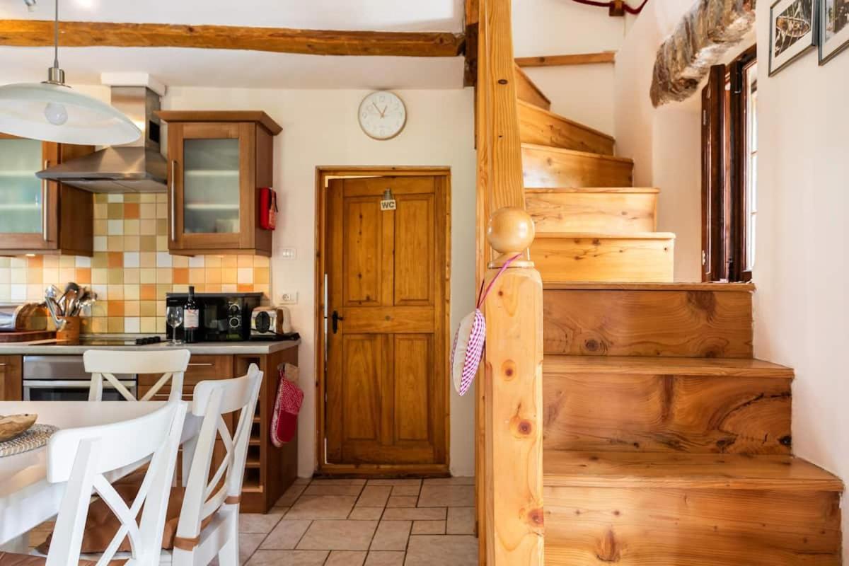 Holiday Home Katric Kamno Экстерьер фото
